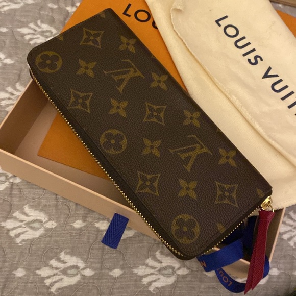 Louis Vuitton Monogram Clemence Zipper Wallet.  NWOT. NEVER USED - Picture 4 of 14